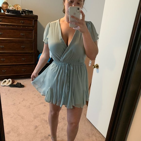 Altar'd State Romper (XL) Never Worn - Picture 3 of 6